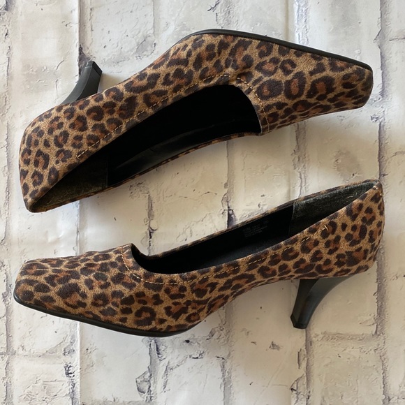 Aerosoles Envy Leopard Print Shoes Size 